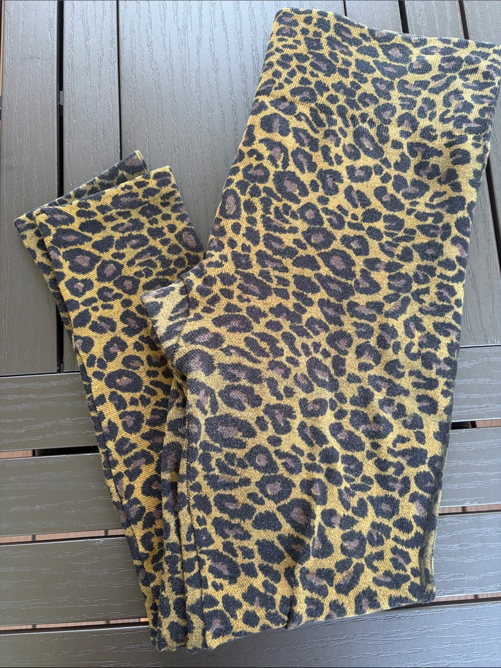 Versona Leopard-Pattern Knit Leggings in Gold and Black